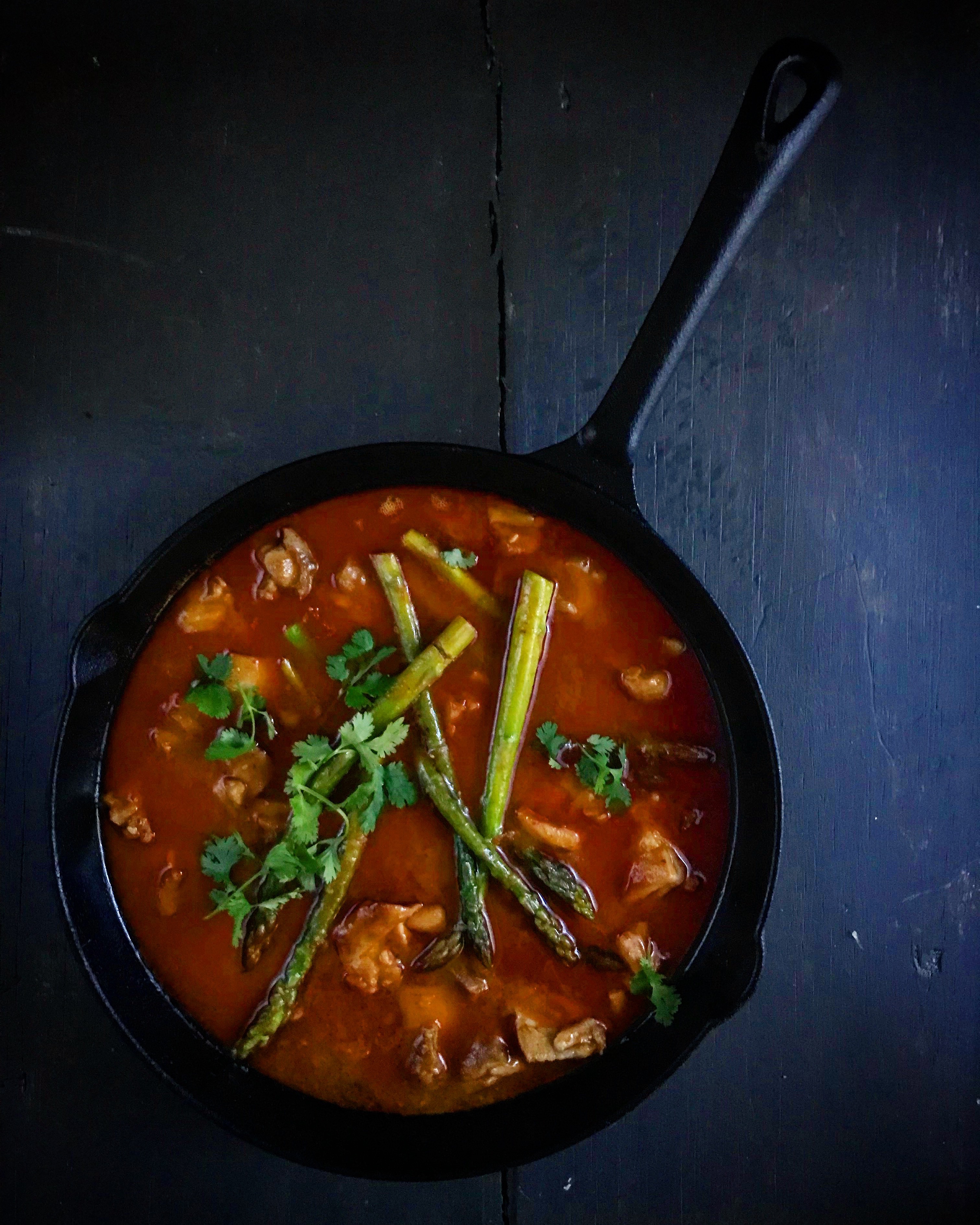 Aromatic Chicken and Peanut Thai curry