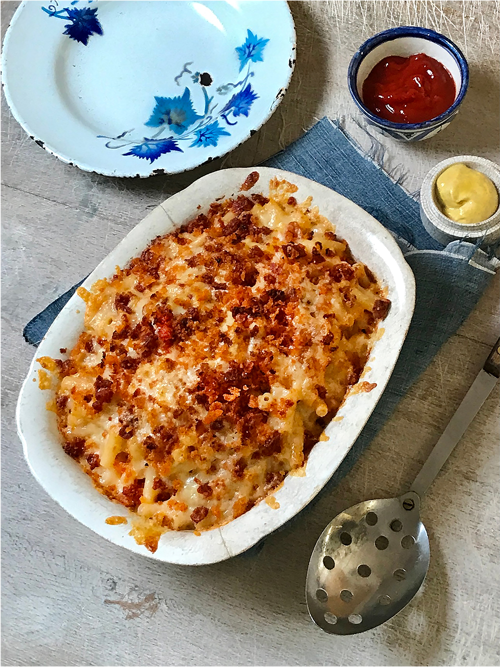 Mac and Cheese with Chorizo Crumb (serves 4) 